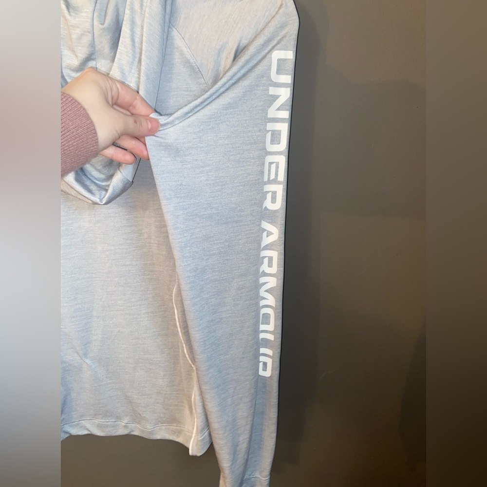 Lightweight Under Armour Pullover - Picture 3 of 4